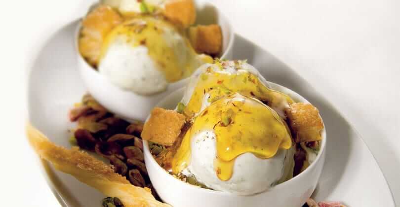 Gelato al fior di latte e Gorgonzola DOP con sfogliatine, miele e pistacchi